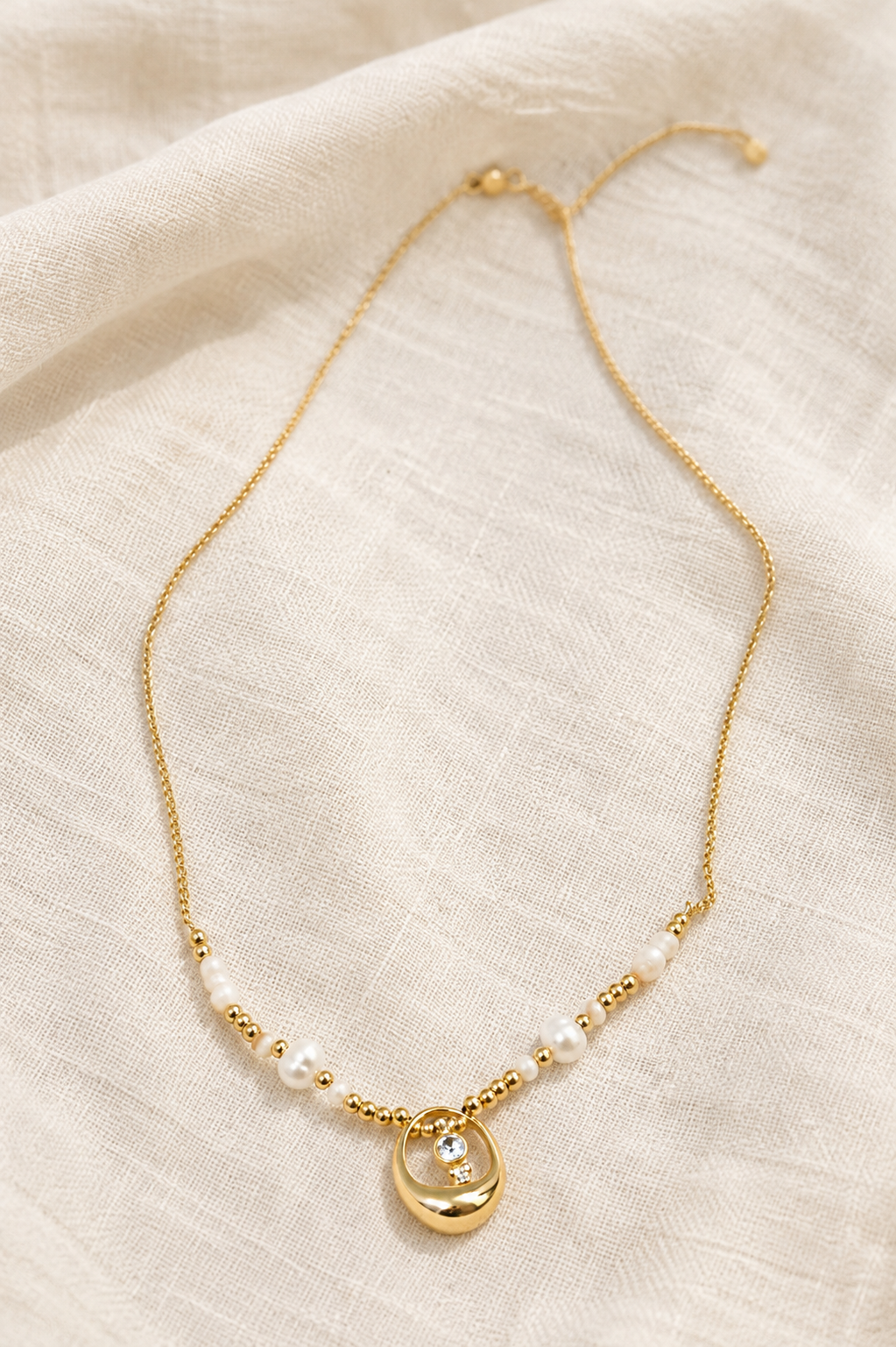 Collier Laura