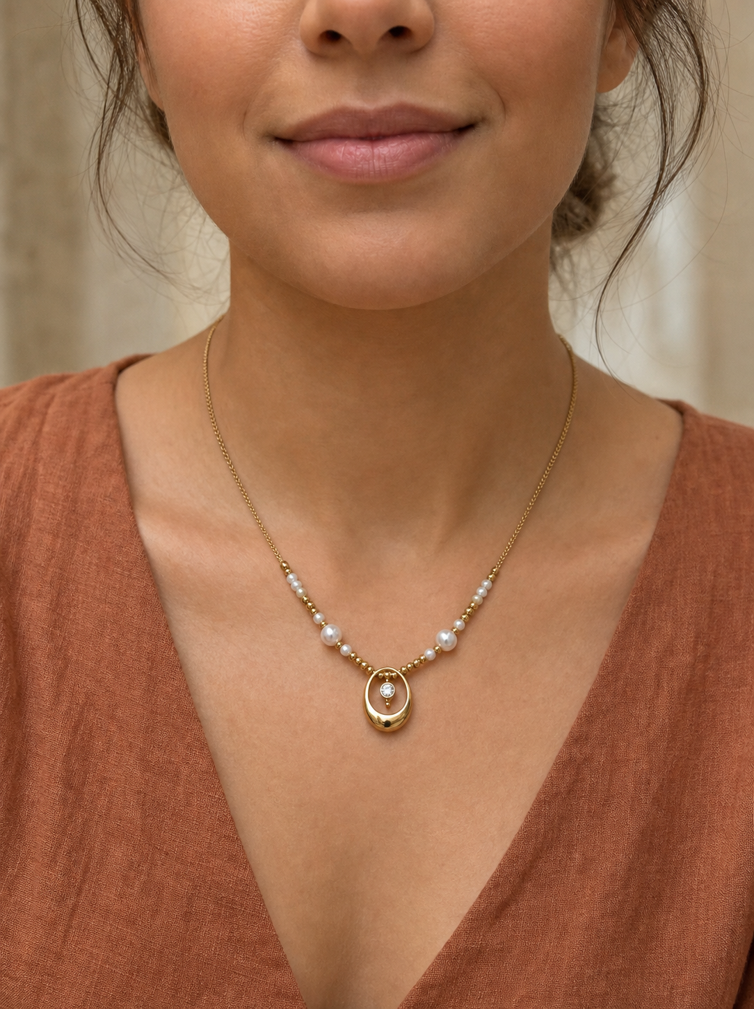 Collier Laura